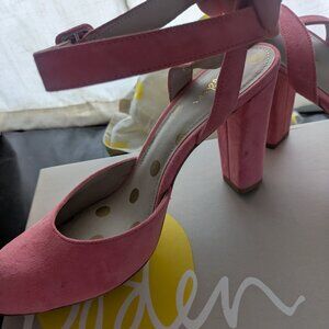 BODEN Bessie Square Heel Bubblegum Pink Suede Closed Toe Ankle Strap Shoes